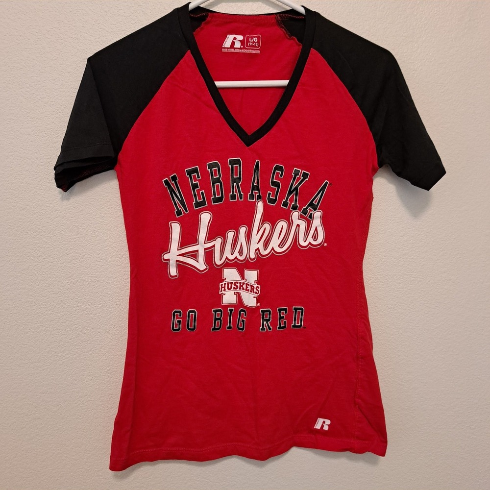 Russell Athletic Nebraska Huskers V-Neck Graphic Tee Red Black Womens Large